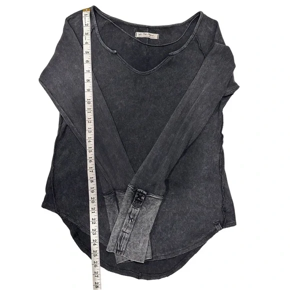 WE THE FREE Black Charcoal Ribbed Layer Up Long Sleeve Tee SZ Medium Grunge - Picture 8 of 10